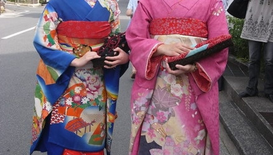The traditional Japanese color palette has been broadened, even in Japan. The traditional Japanese color palette has been broadened, even in Japan.