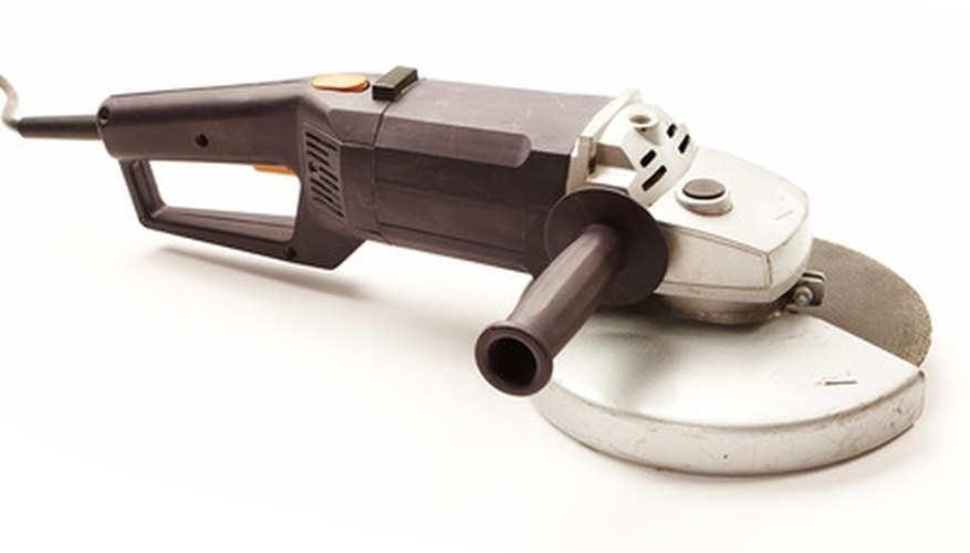 The angle grinder is a common wall grinding tool. The angle grinder is a common wall grinding tool.