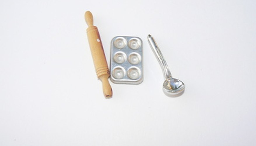 All sorts of dollhouse miniatures can be made with polymer clay, especially kitchen and food items. All sorts of dollhouse miniatures can be made with polymer clay, especially kitchen and food items.