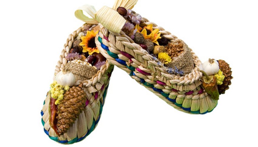 Make moccasins for your baby. Make moccasins for your baby.