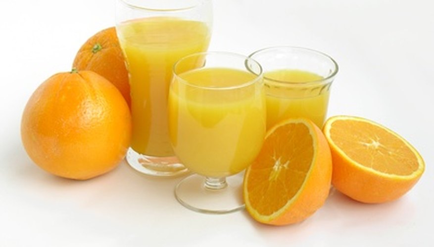 Oranges are considered alkaline because they have a basic pH after digestion. Oranges are considered alkaline because they have a basic pH after digestion.