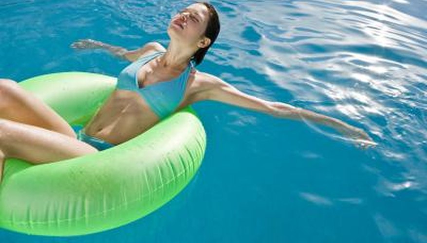 Maintaining the water level in your pool helps keep it clean and healthy. Maintaining the water level in your pool helps keep it clean and healthy.