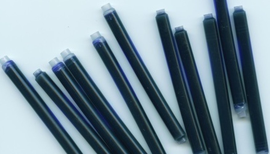 Photo Credit: recharge d'encre image by YvesBonnet from <a href='http://www.fotolia.com'>Fotolia.com</a> Use a cartridge designed for the Rotring pen.