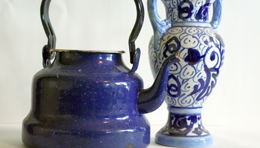 These pieces both have a porcelain enamel finish that makes them resistant to chips, scratches and burns. These pieces both have a porcelain enamel finish that makes them resistant to chips, scratches and burns.