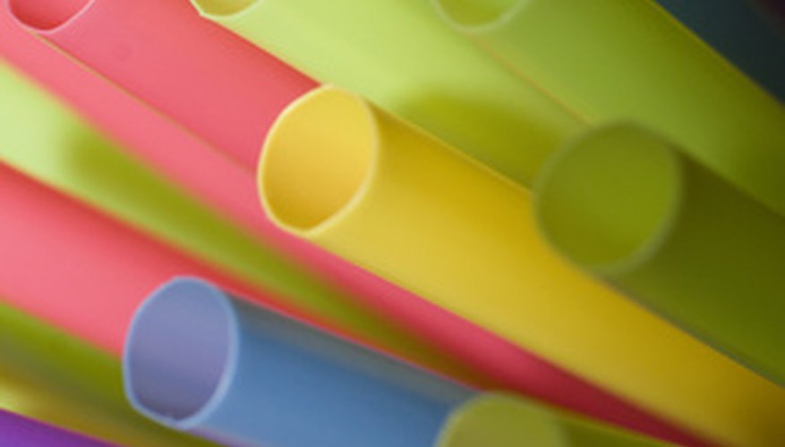 Knowing how to politely use a drinking straw is important. Knowing how to politely use a drinking straw is important.