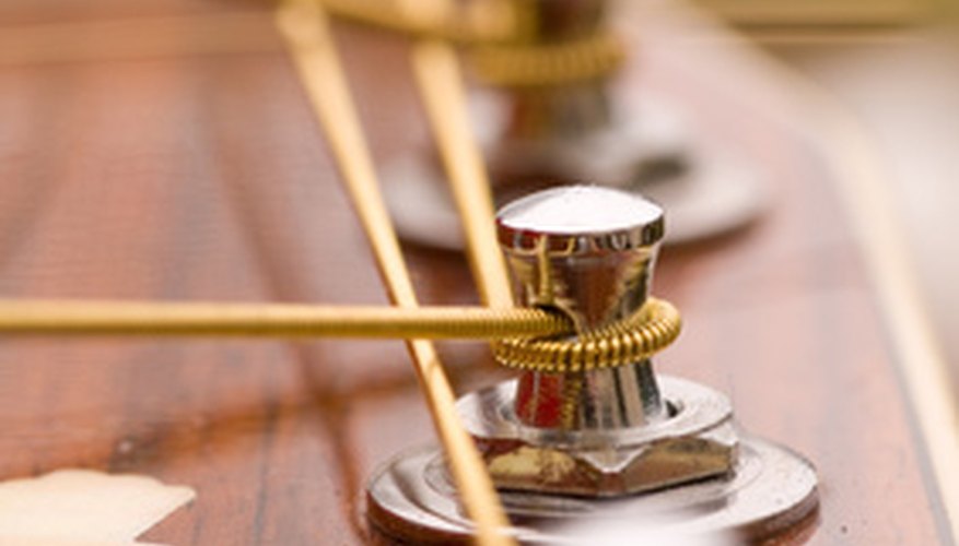 Locking tuners eliminate messy string windings. Locking tuners eliminate messy string windings.