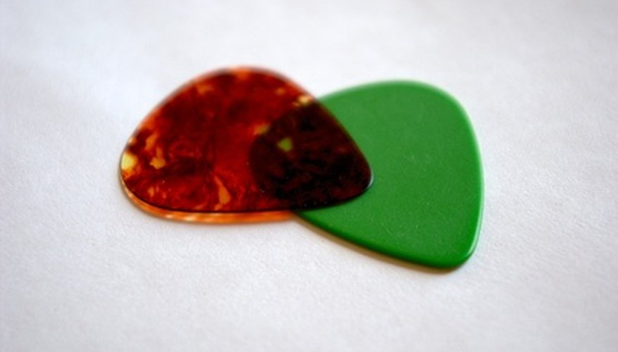 Spruce up your guitar picks by adding images. Spruce up your guitar picks by adding images.