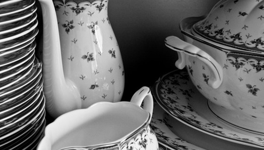 Finding a discontinued china pattern is simple now with online directories. Finding a discontinued china pattern is simple now with online directories.
