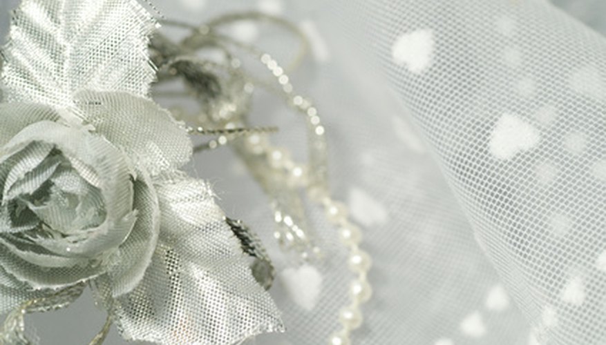 The softness of tulle creates romantic centerpieces. The softness of tulle creates romantic centerpieces.