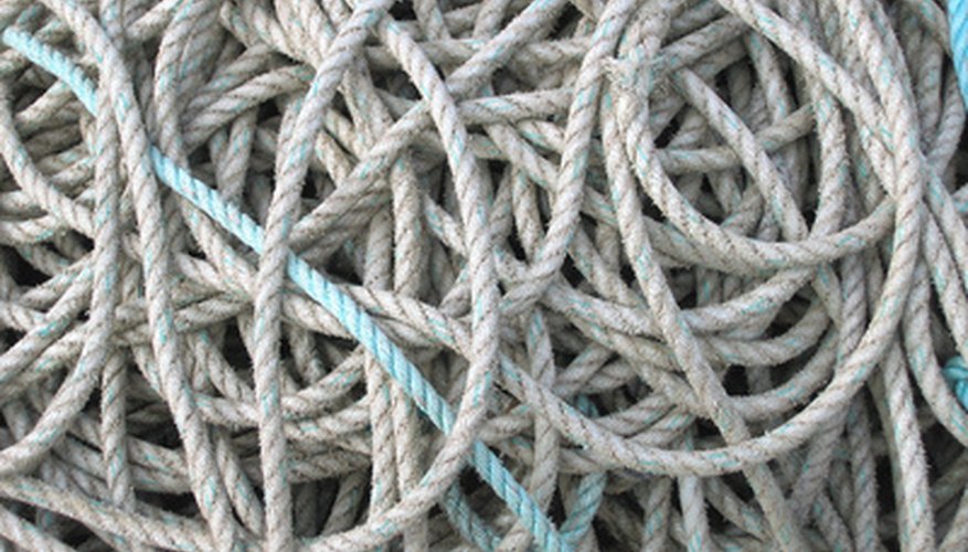 Use replacement cord similar in size to the original. Use replacement cord similar in size to the original.