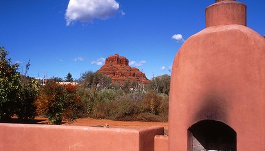Sedona is one of the nation's best-known artists' colonies. Sedona is one of the nation's best-known artists' colonies.