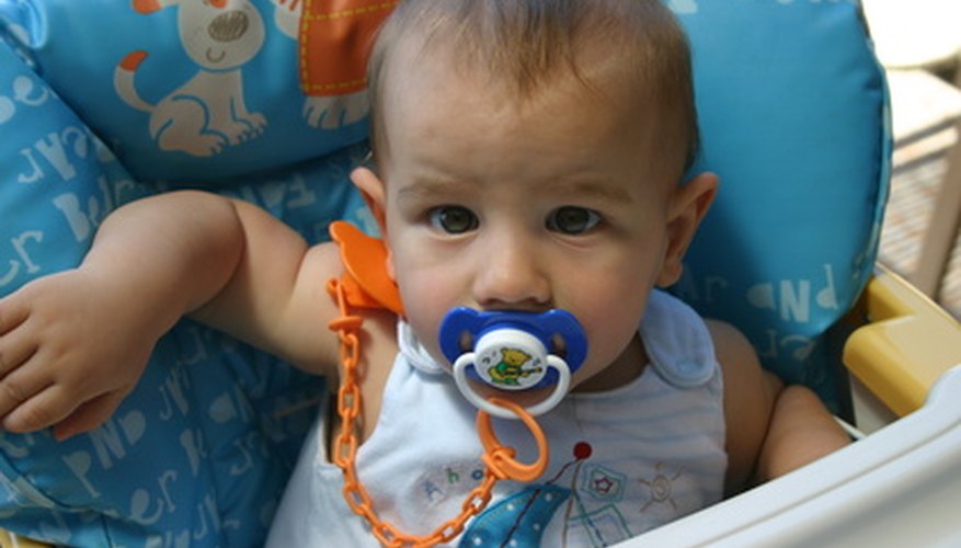 With different fabric, give you baby's high chair a new look. With different fabric, give you baby's high chair a new look.