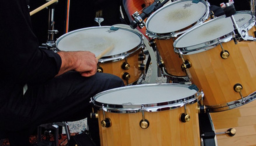 Adjust your double bass pedal for a comfortable and smooth performance. Adjust your double bass pedal for a comfortable and smooth performance.