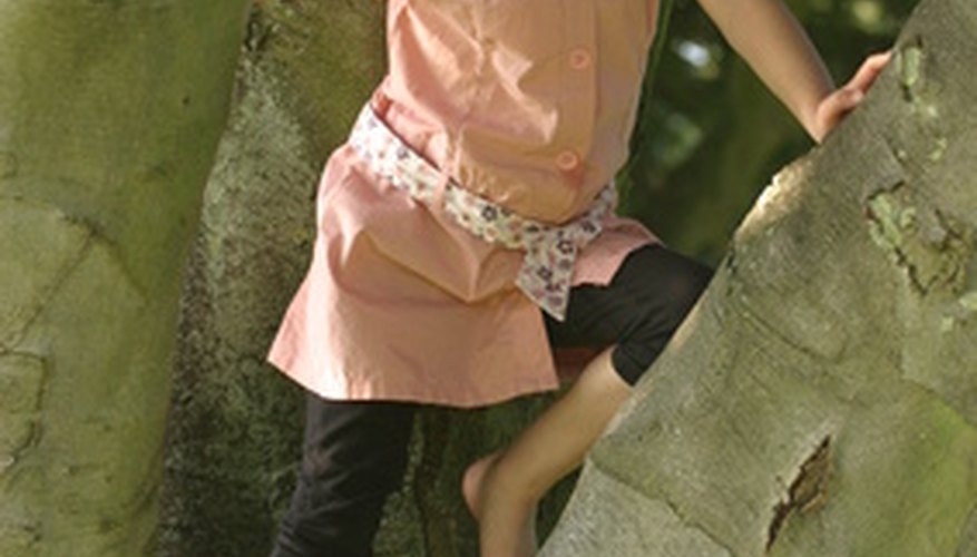 Identifying plants is an activity to get kids outside and active. Identifying plants is an activity to get kids outside and active.