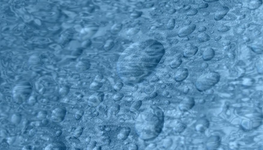 Painting bubbles adds texture and dimension to water-themed projects. Painting bubbles adds texture and dimension to water-themed projects.