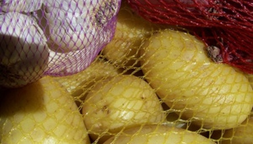 Avoid grocery store garlic for gardening. Avoid grocery store garlic for gardening.