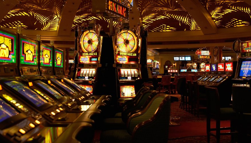 Photo Credit: Erik Snyder/Photodisc/Getty Images Slot machines only pay out their biggest jackpots if you are playing the maximum number of credits.