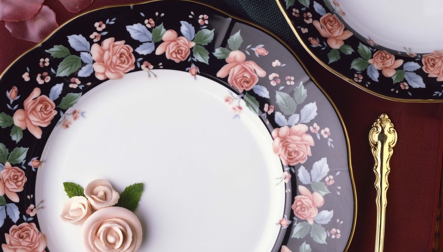 Check the bottom of dinnerplates in your set for identification marks. Check the bottom of dinnerplates in your set for identification marks.