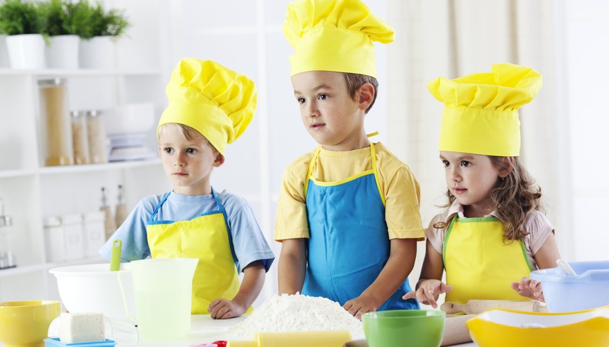 Cooking With Kids in the Classroom | Sciencing