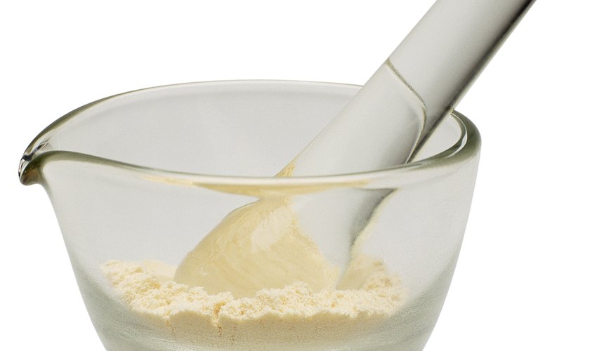 Learn how to compress powder manually. Learn how to compress powder manually.