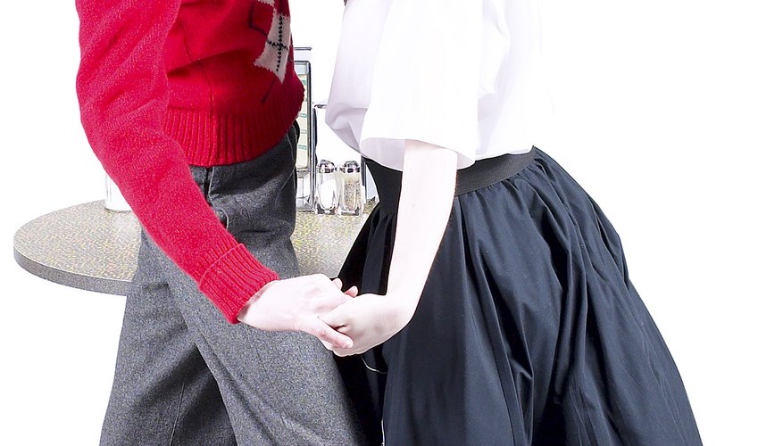Impress your swing dancing partner by learning the basic steps. Impress your swing dancing partner by learning the basic steps.