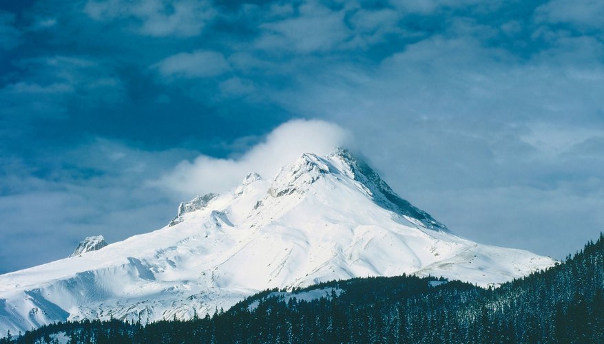 Mount Hood has the country's only year-round ski area. Mount Hood has the country's only year-round ski area.