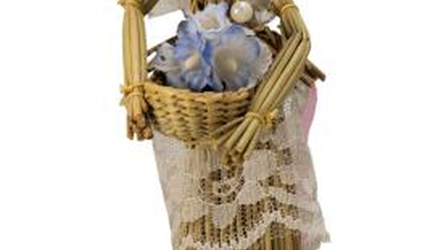Straw dolls are interesting and fun. Straw dolls are interesting and fun.