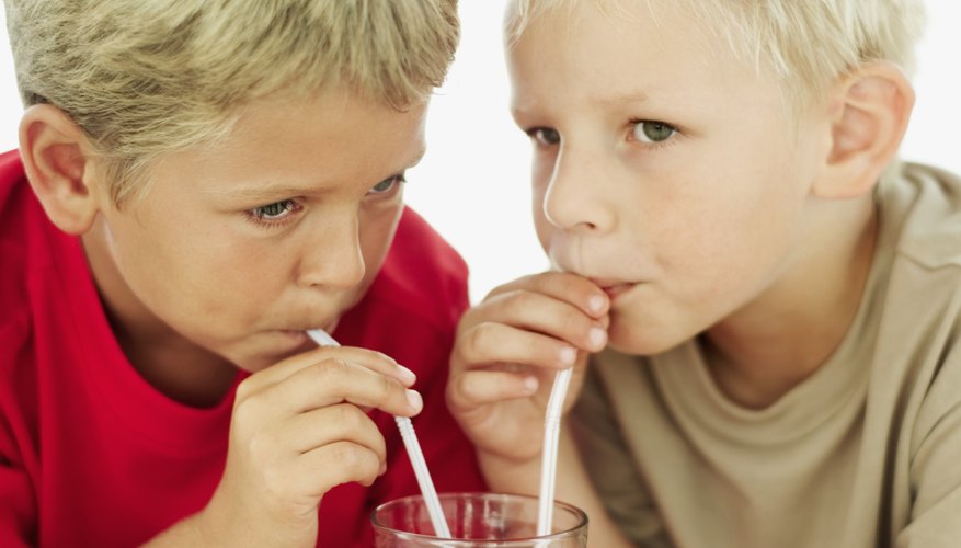 Many common foods and drinks contain additives, coloring and preservatives. Many common foods and drinks contain additives, coloring and preservatives.