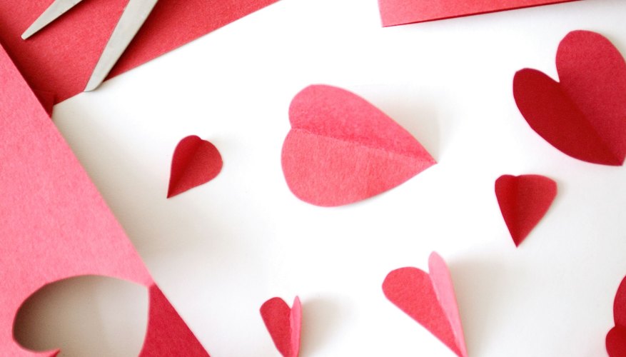 Simplify the game by using cut-out hearts to pin to a Valentine's Day image. Simplify the game by using cut-out hearts to pin to a Valentine's Day image.