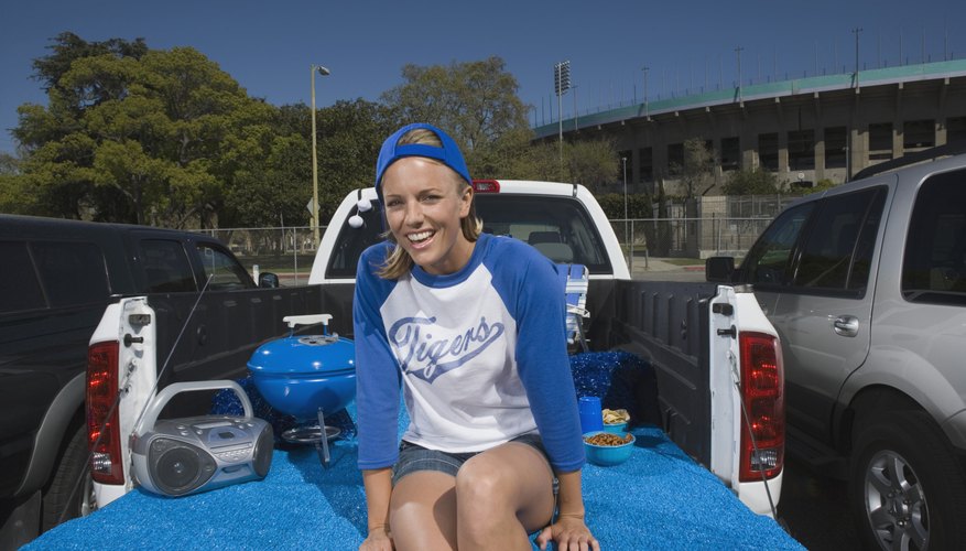 Make a simple boombox cooler that's great for tailgating. Make a simple boombox cooler that's great for tailgating.