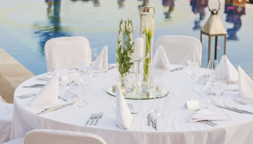 Pool side wedding reception Pool side wedding reception