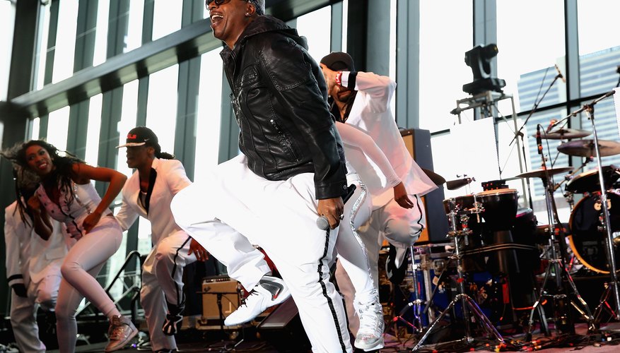 MC Hammer dances onstage in Nashville. MC Hammer dances onstage in Nashville.