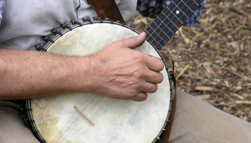 Bluegrass is played exclusively with stringed instruments. Bluegrass is played exclusively with stringed instruments.