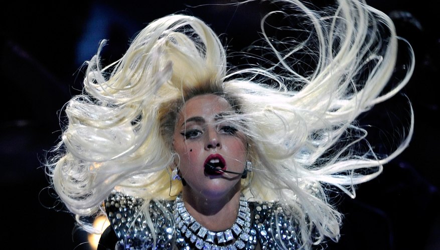 Lady Gaga often wears pointed shoulders in her performances. Lady Gaga often wears pointed shoulders in her performances.