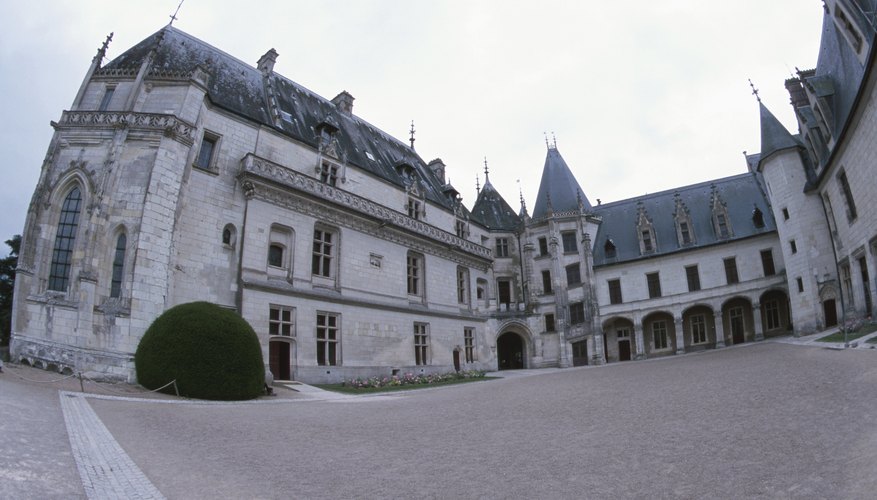 Use an image of a real Medieval manor as inspiration. Use an image of a real Medieval manor as inspiration.