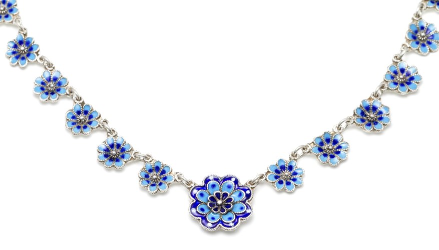 Work with vitreous enamel to make a variety of eye-catching designs. Work with vitreous enamel to make a variety of eye-catching designs.