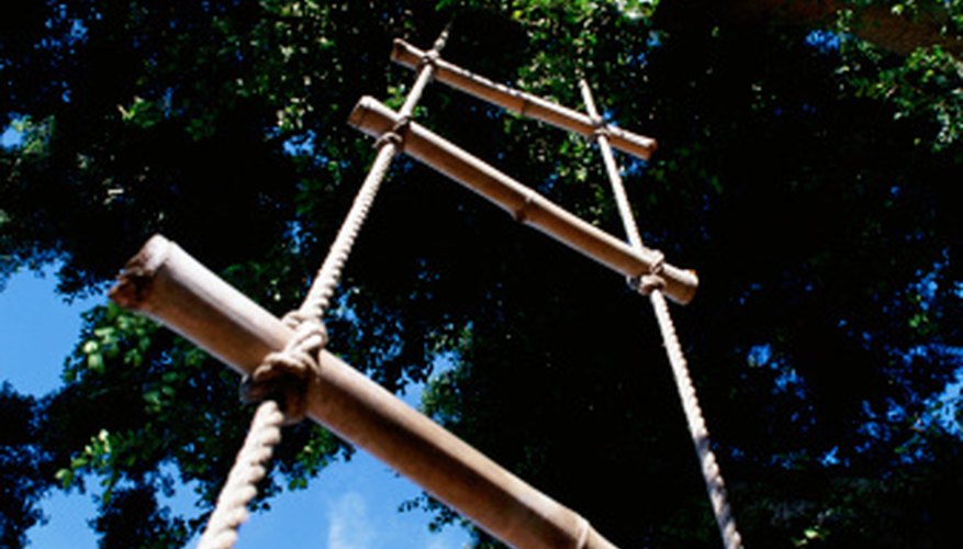 The Jacob's ladder is easy to climb, but somewhat more difficult to store. The Jacob's ladder is easy to climb, but somewhat more difficult to store.
