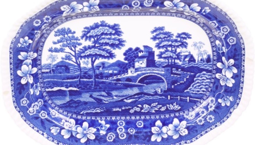 Japan began importing blue and white pieces to the West in 1653 Japan began importing blue and white pieces to the West in 1653