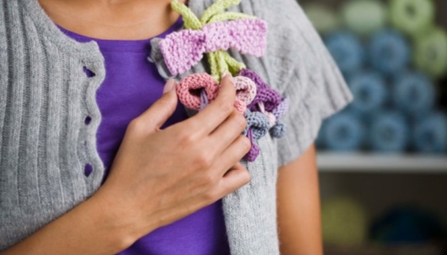 French knitting is also called spool knitting in English. It is called French knitting is also called spool knitting in English. It is called