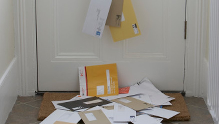 You can seal envelopes in several creative ways. You can seal envelopes in several creative ways.