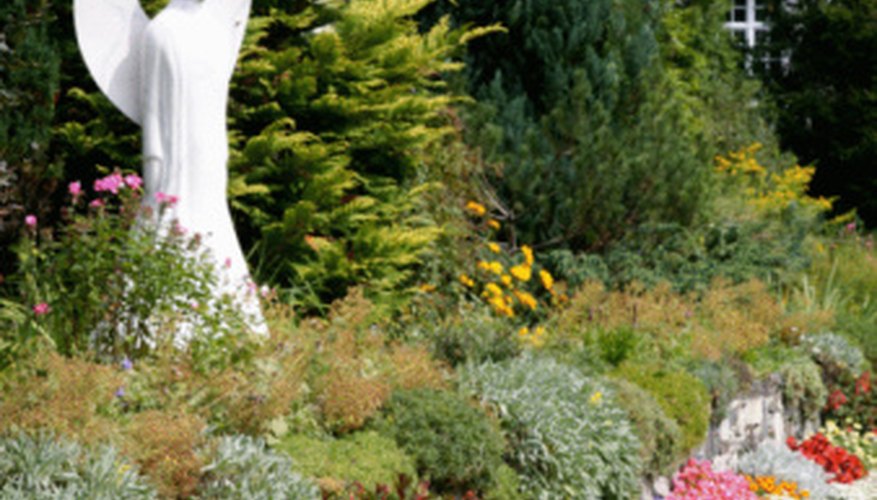Curved garden edges are easier to install than you might think. Curved garden edges are easier to install than you might think.
