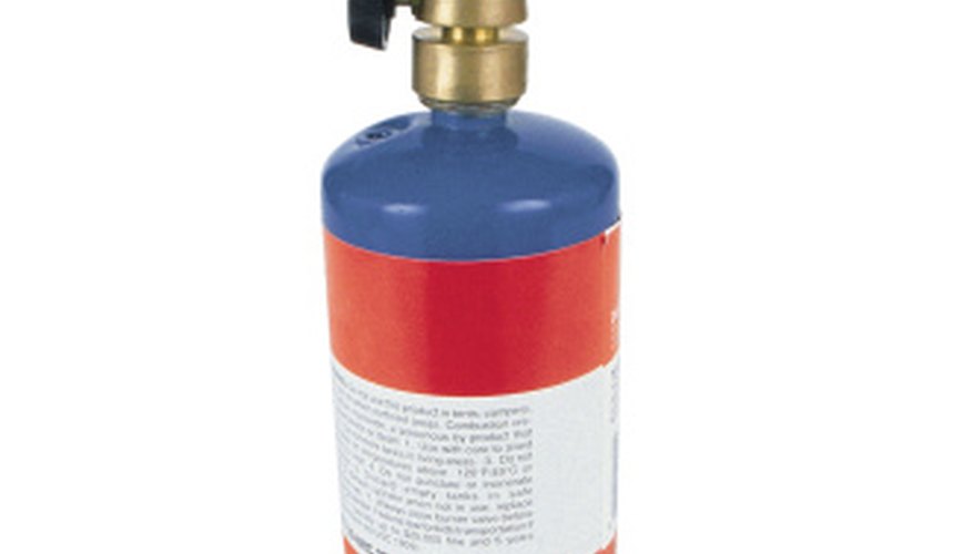 Use a propane torch to melt quartz. Use a propane torch to melt quartz.