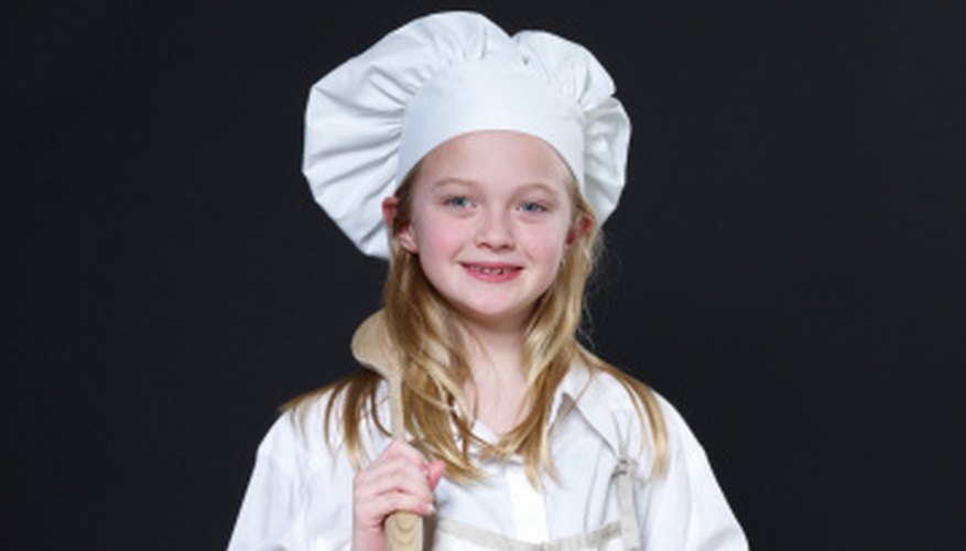 Paper ice cream parlour hats are a perfect craft for ice cream sundae themed parties. Paper ice cream parlour hats are a perfect craft for ice cream sundae themed parties.