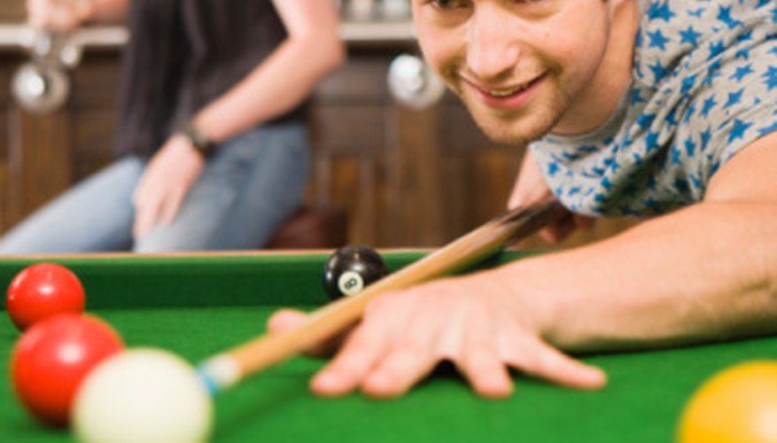 Knowing a pool table's dimensions makes it easier to move. Knowing a pool table's dimensions makes it easier to move.