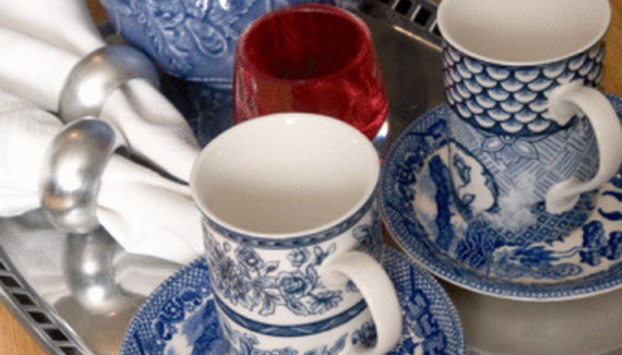 Identifying porcelain maker's marks may take some detective work. Identifying porcelain maker's marks may take some detective work.