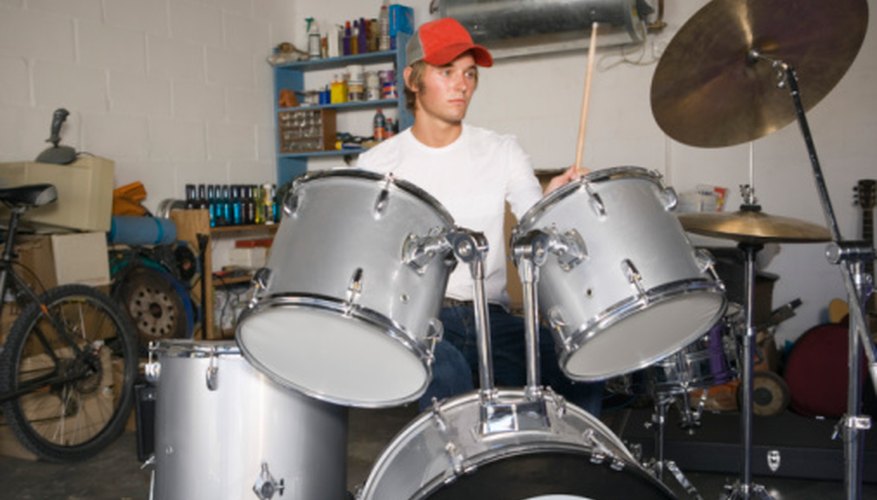 Sixty-fourth notes are more common in drum scores. Sixty-fourth notes are more common in drum scores.