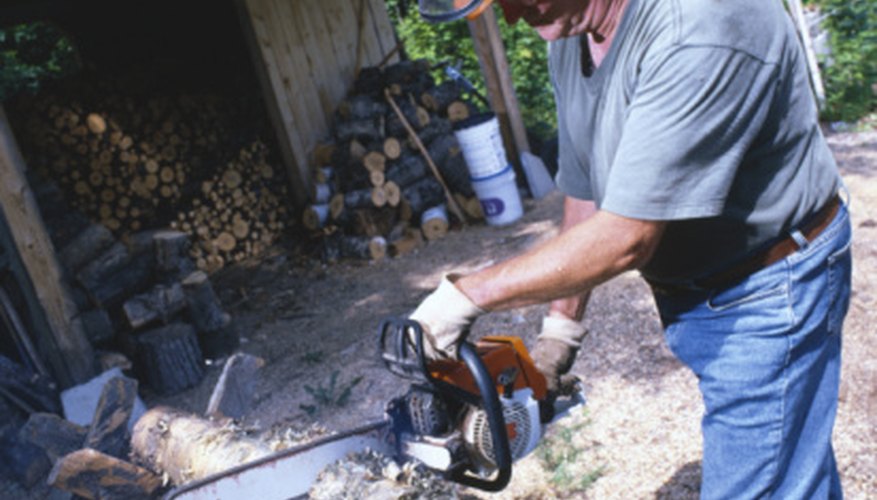 Use a sawbuck to cut firewood. Use a sawbuck to cut firewood.