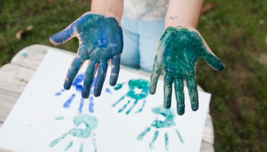 Finger painting is one fast and easy, though messy, craft for young kids. Finger painting is one fast and easy, though messy, craft for young kids.