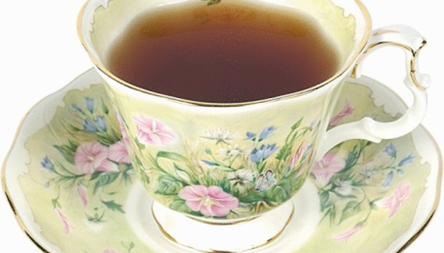 Floral patterns are always immensely popular with china collectors. Floral patterns are always immensely popular with china collectors.