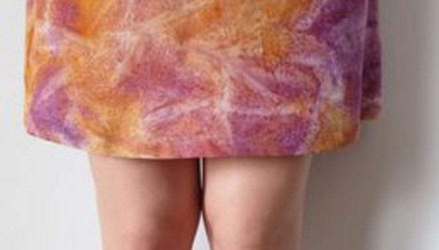 Directions for hemming a simple straight skirt and easing fullness into the hem of circle skirts. Directions for hemming a simple straight skirt and easing fullness into the hem of circle skirts.